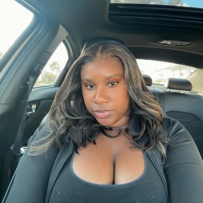 Portrait of creator sheriberrrries