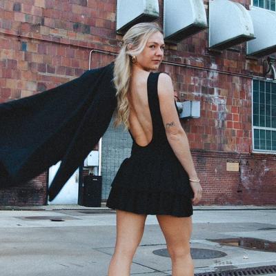 Portrait of creator rosesandwellness