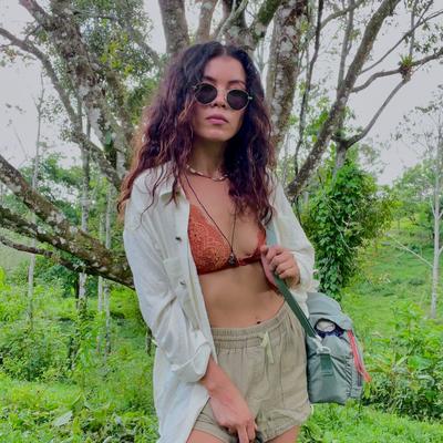 Portrait of creator viviporahi