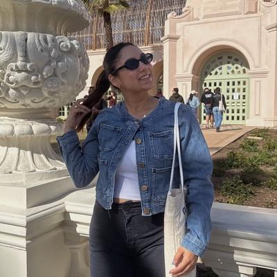 Portrait of creator corrinamariiee