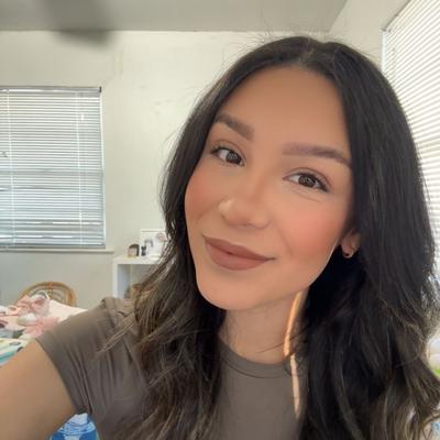 Portrait of creator coralramq