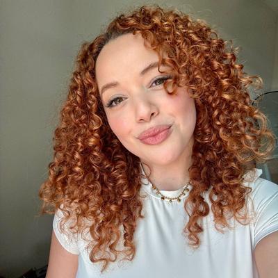 Portrait of creator leslymaraviles