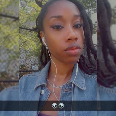 Portrait of creator oh_she_foxxy