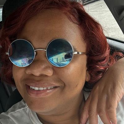 Portrait of creator shirlethaa