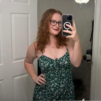 Portrait of creator lillyreneeeee