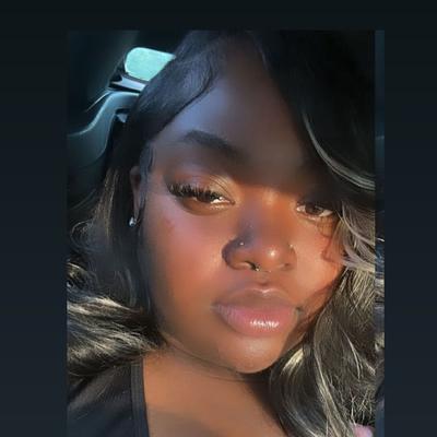 Portrait of creator denaishauniquee