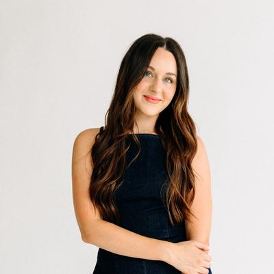 Portrait of creator jennarosemay