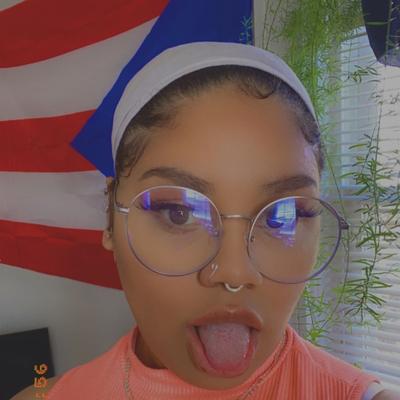 Portrait of creator mikaylalee97