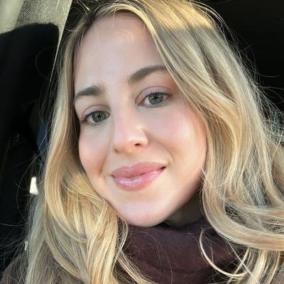 Portrait of creator hartzaesthetics