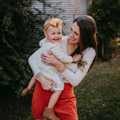 Portrait of creator jordaninmotherhood