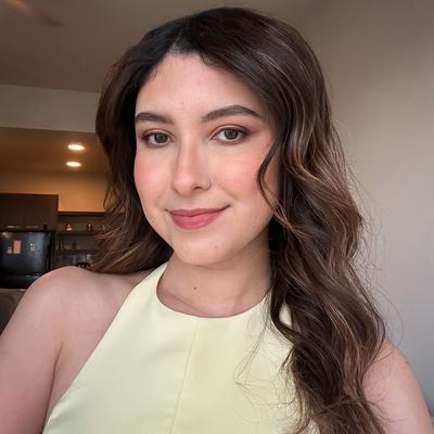 Portrait of creator lifewithanalucia_