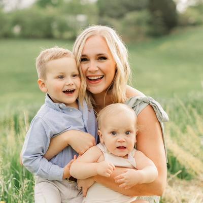 Portrait of creator hannahcbratcher