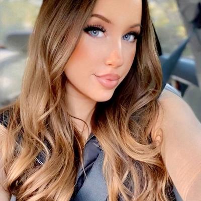 Portrait of creator kristenella