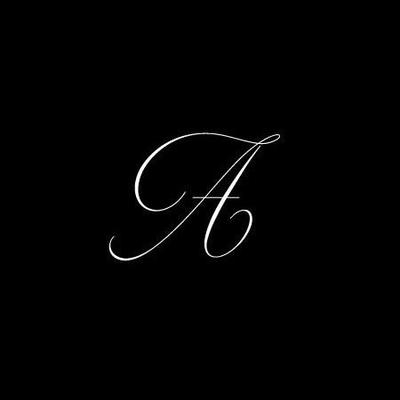 Portrait of creator alejandraxmrll