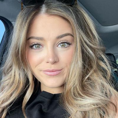 Portrait of creator savvyclaire