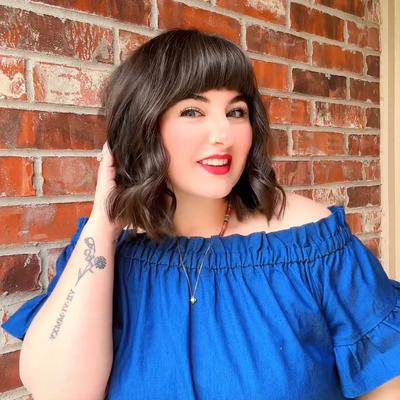 Portrait of creator lovelylivilou