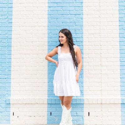 Portrait of creator itzelsoto0